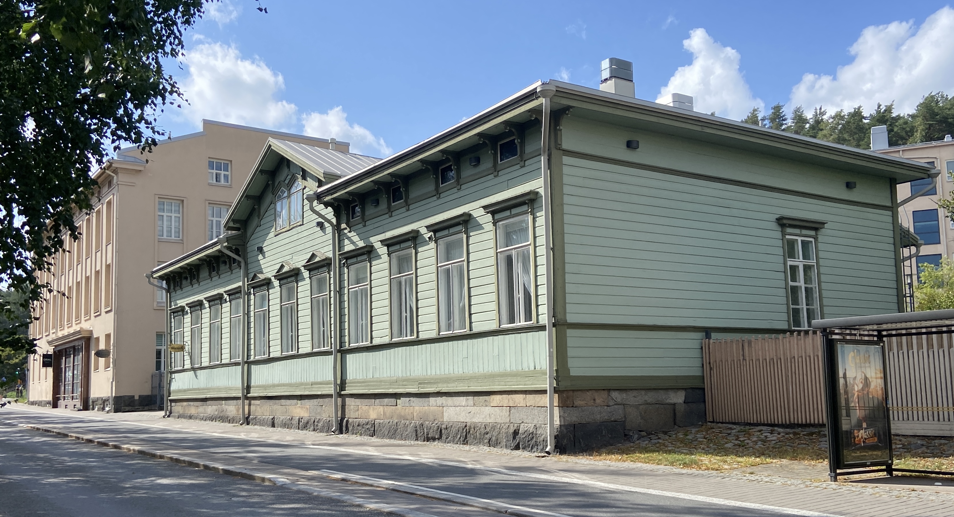 Kiinteistöliitto Keski-Suomen hallitus esittää vanhan Fredriksonin talon ostamista